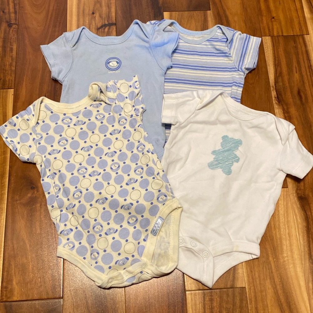 Boy’s Size 0-3 Months Bundle of 4 Blue & White Onesie- Minor signs of wear